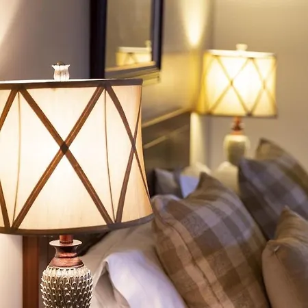 Bed & Breakfast House